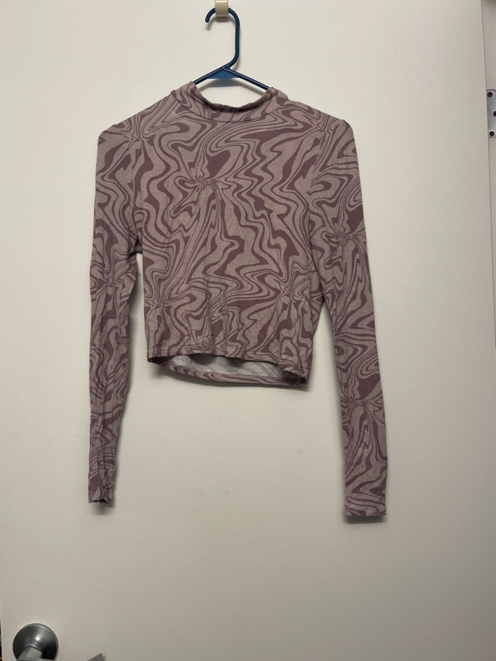 PacSun Mauve Swirl Long Sleeve Crop Top